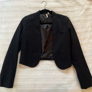 Cropped black blazer